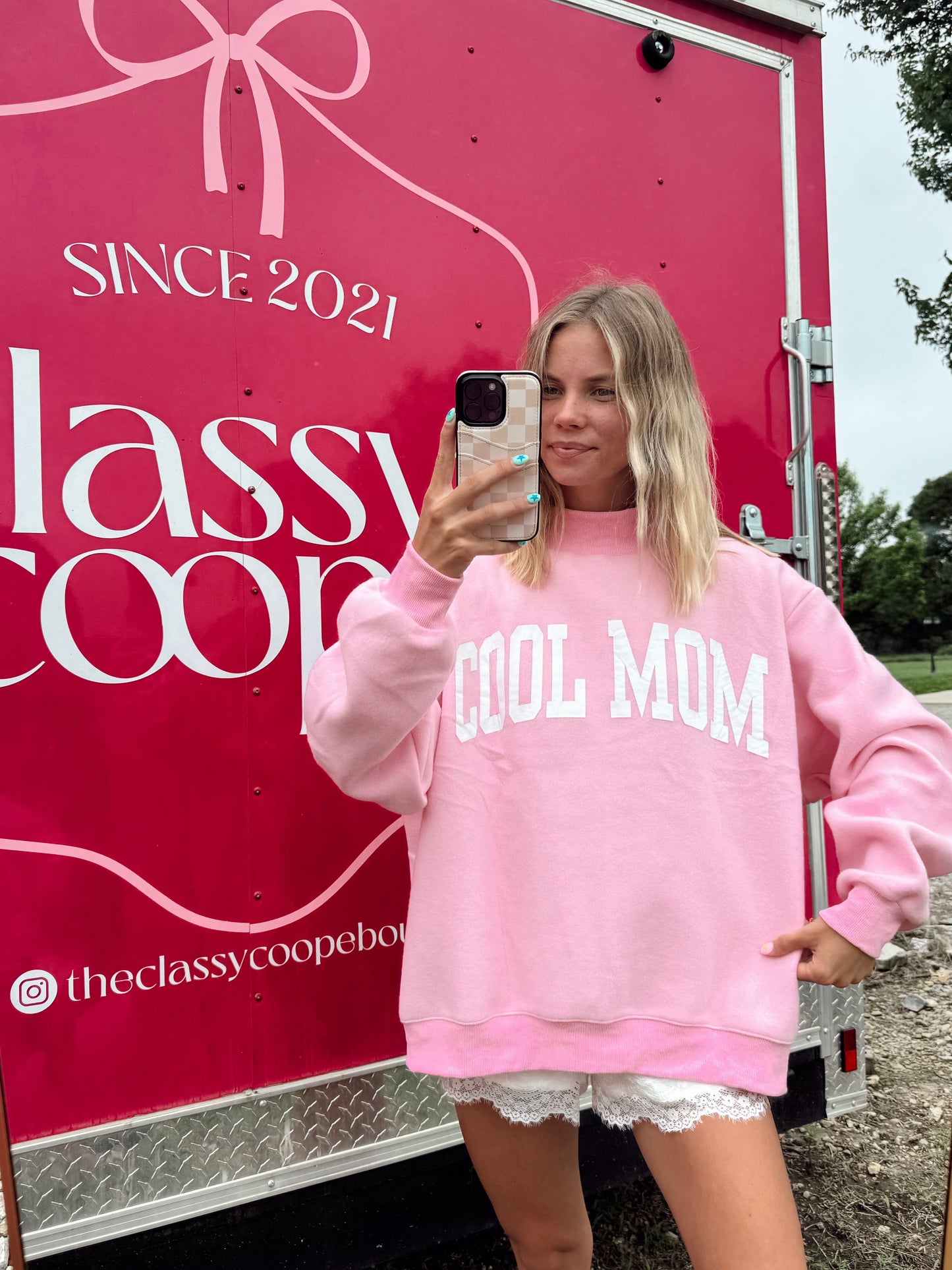 MOTHER & Cool Mom
Reversible Sweatshirt-PINK