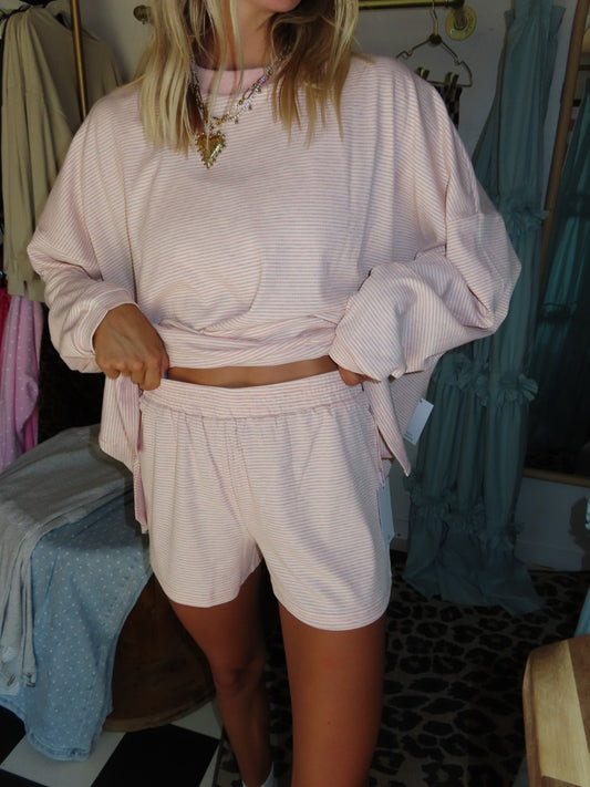 GIMME MORE STRIPE SHORTS - light pink