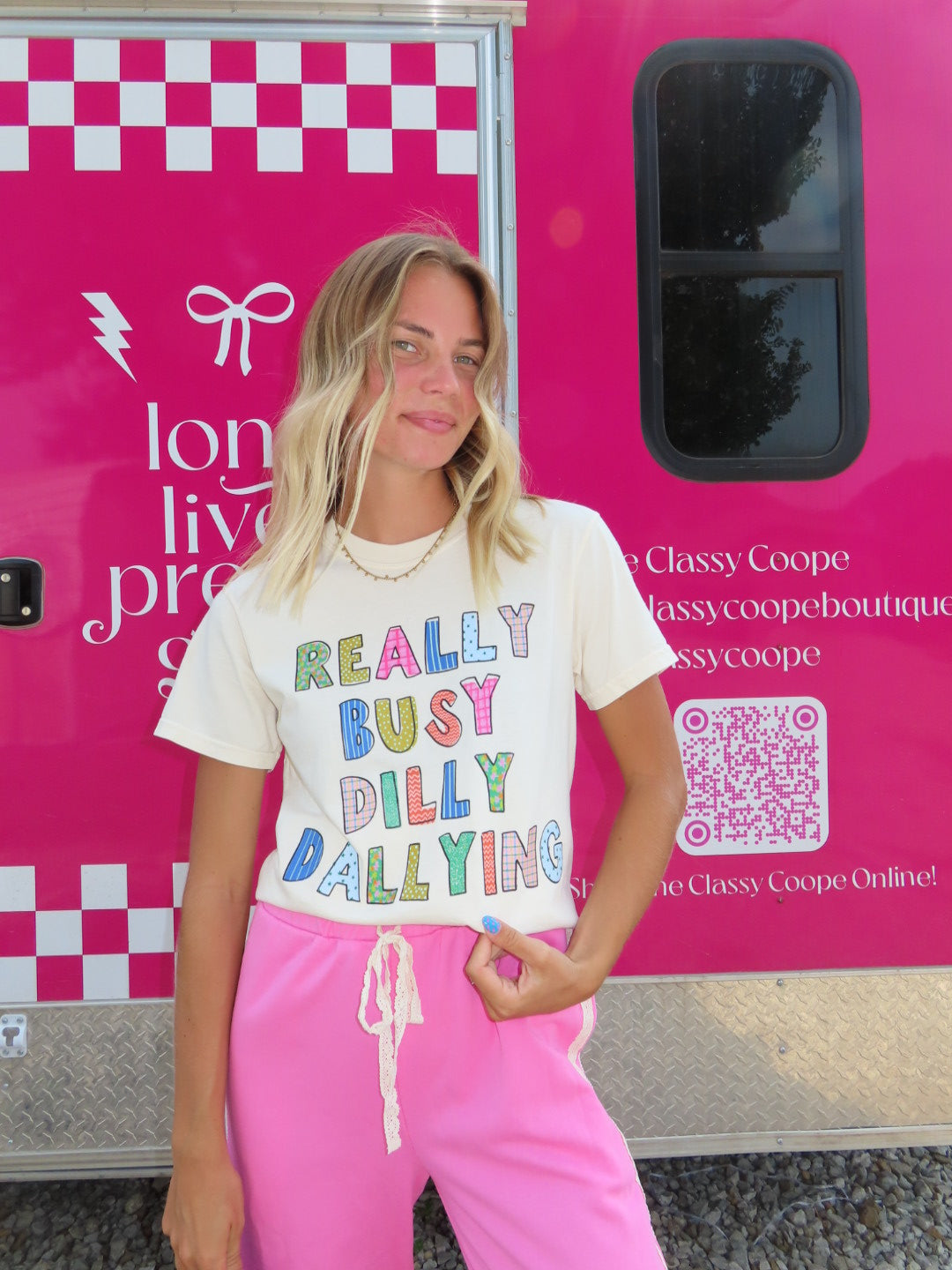DILLY DALLYING GRAPHIC TEE - IVORY
