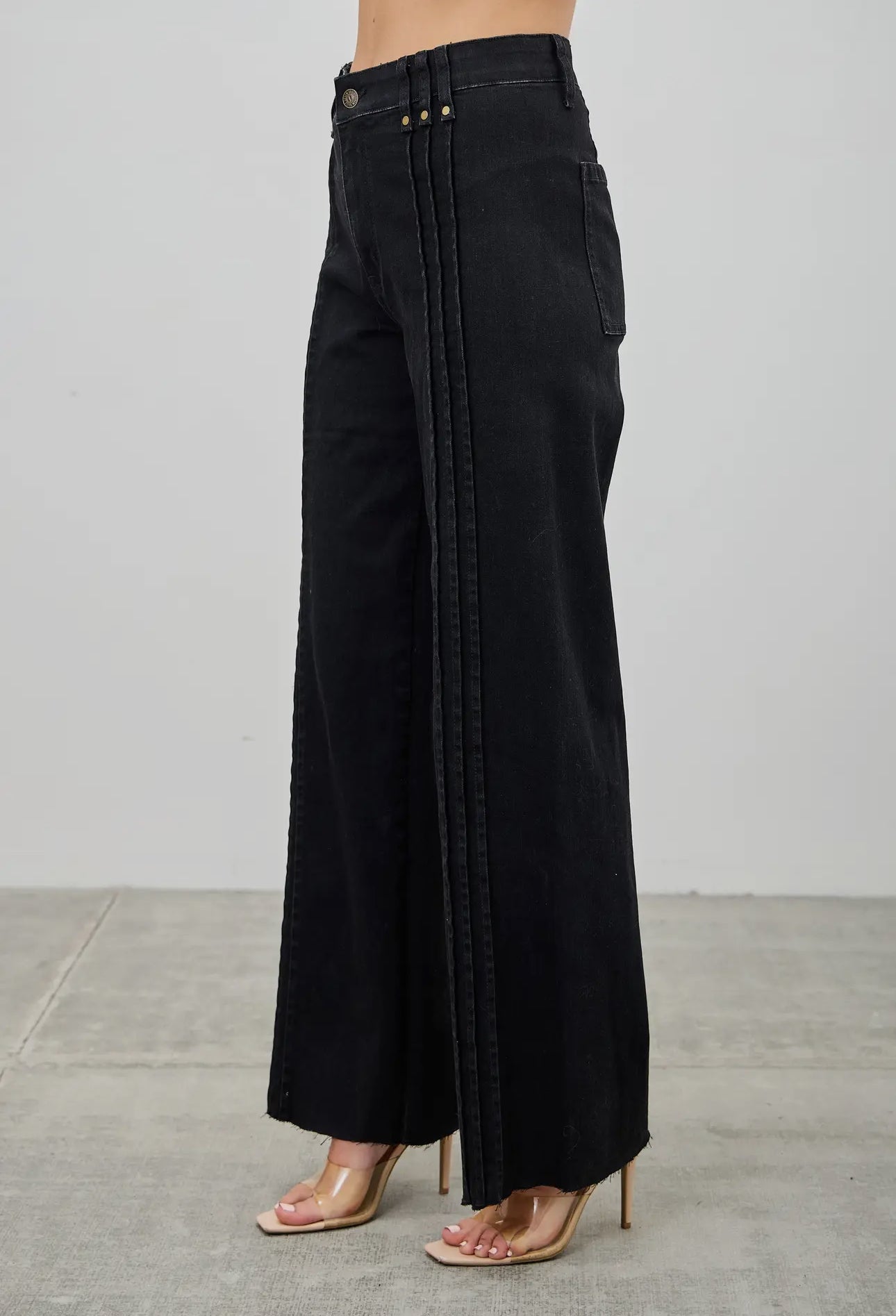 High Rise Straight with Front Lines-Black Jeans