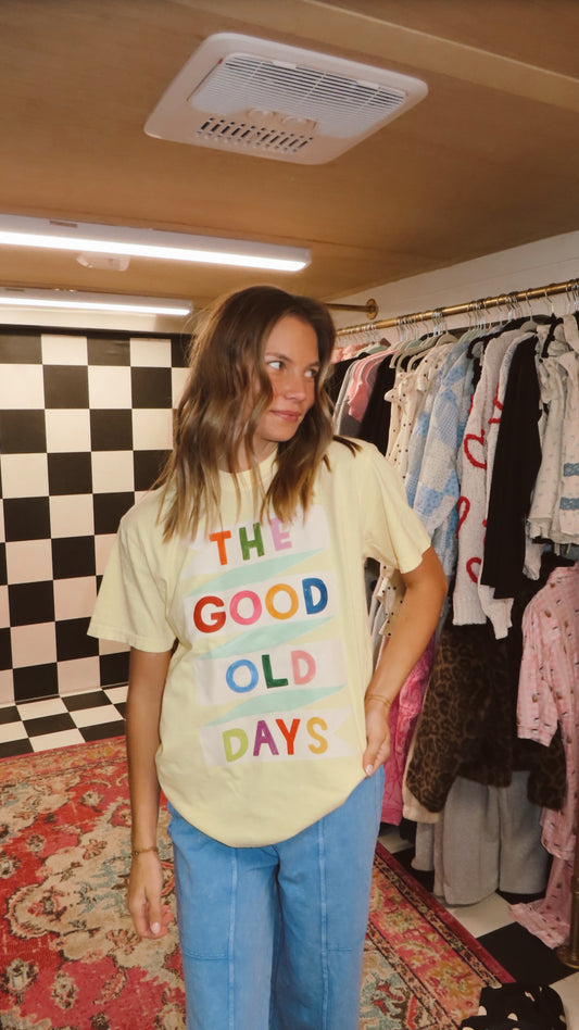 GOOD OLD DAYS BANNER GRAPHIC TEE - BUTTER YELLOW