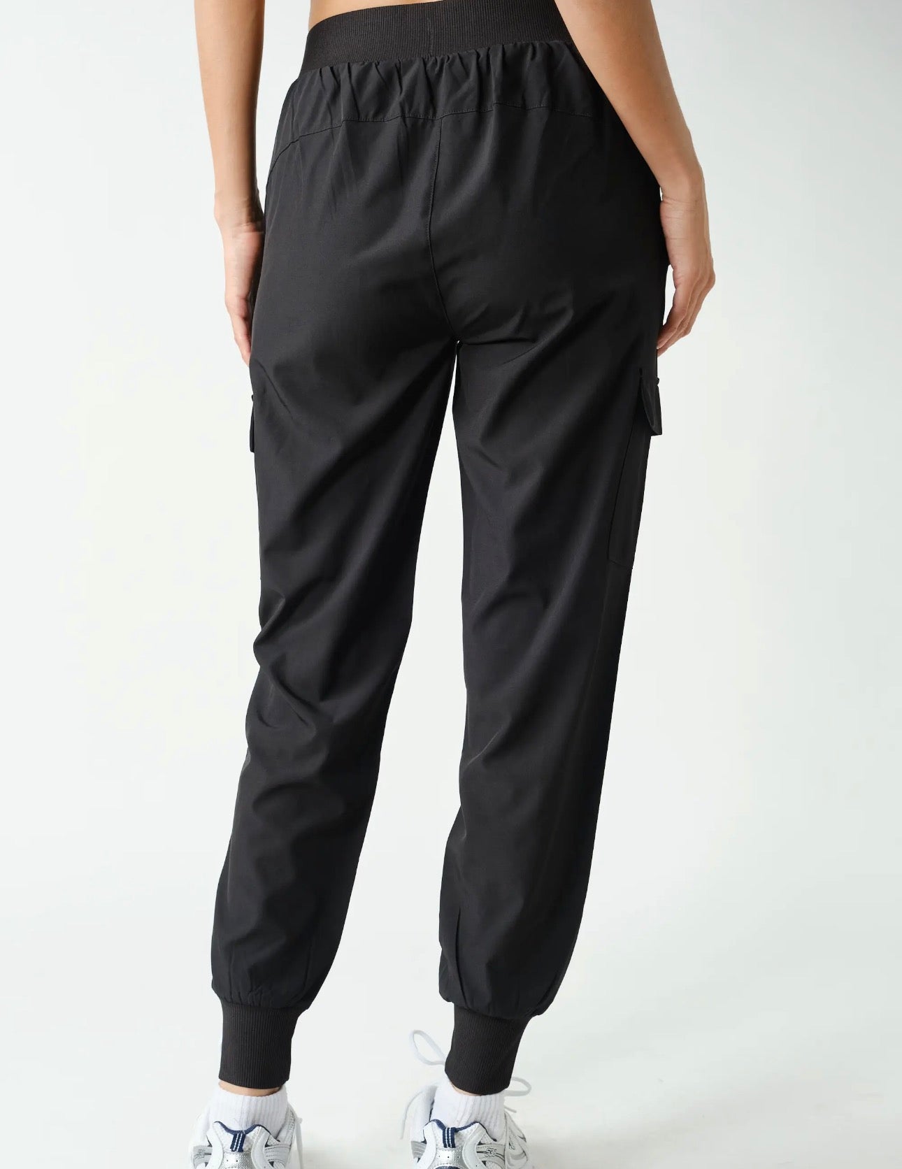 Breezy Flow Joggers-Black